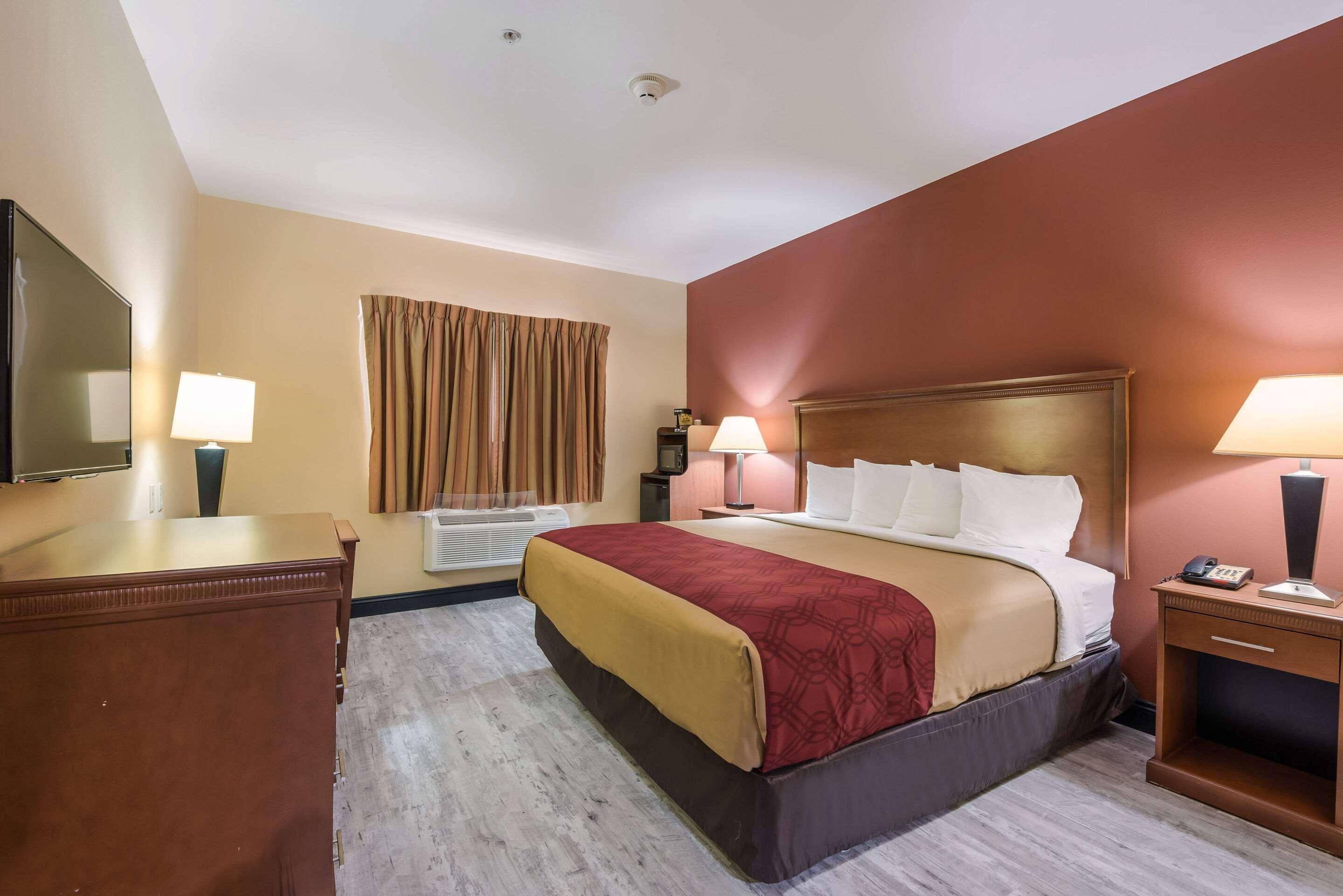 Econo Lodge Inn & Suites Little Rock Sw Екстериор снимка