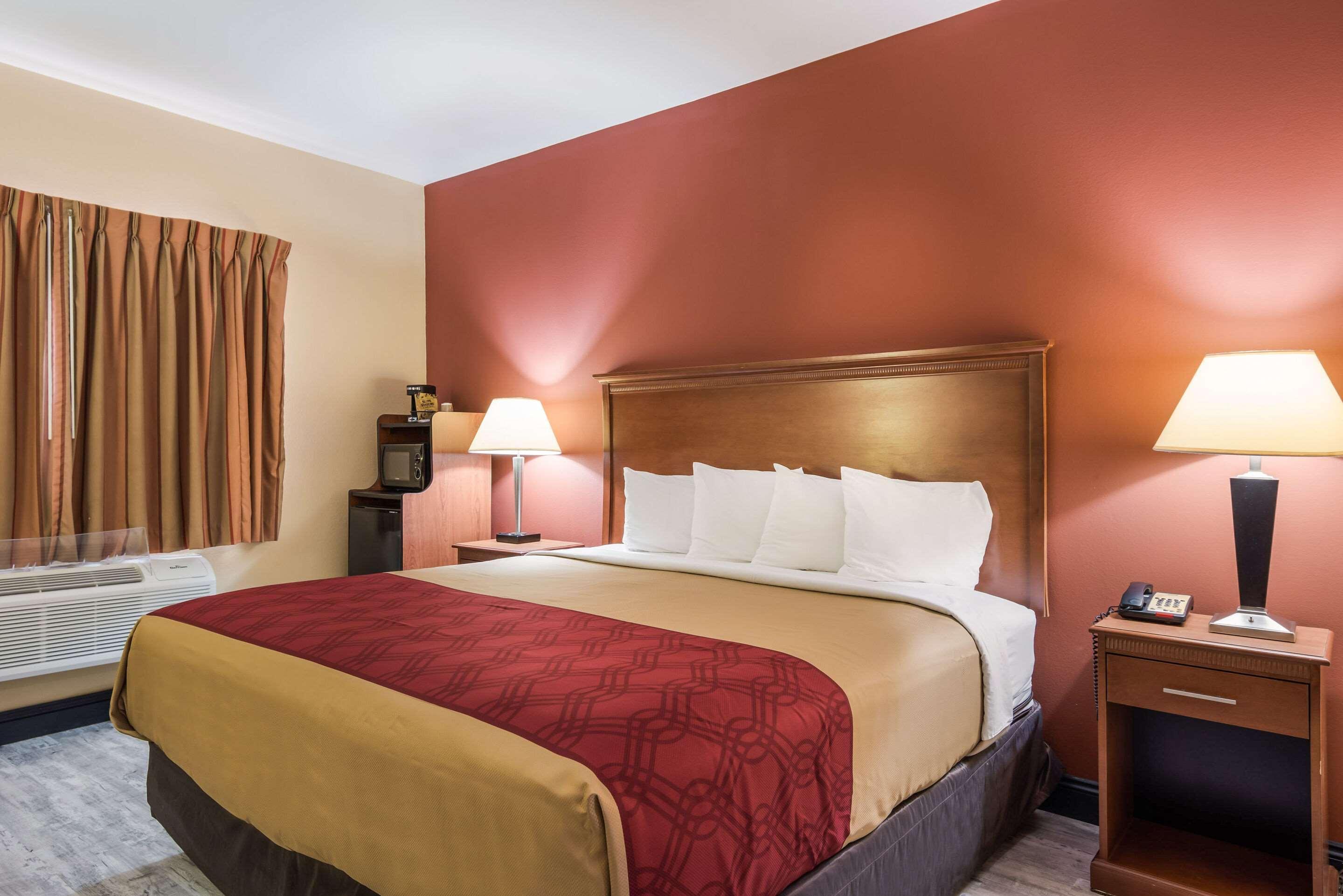 Econo Lodge Inn & Suites Little Rock Sw Екстериор снимка