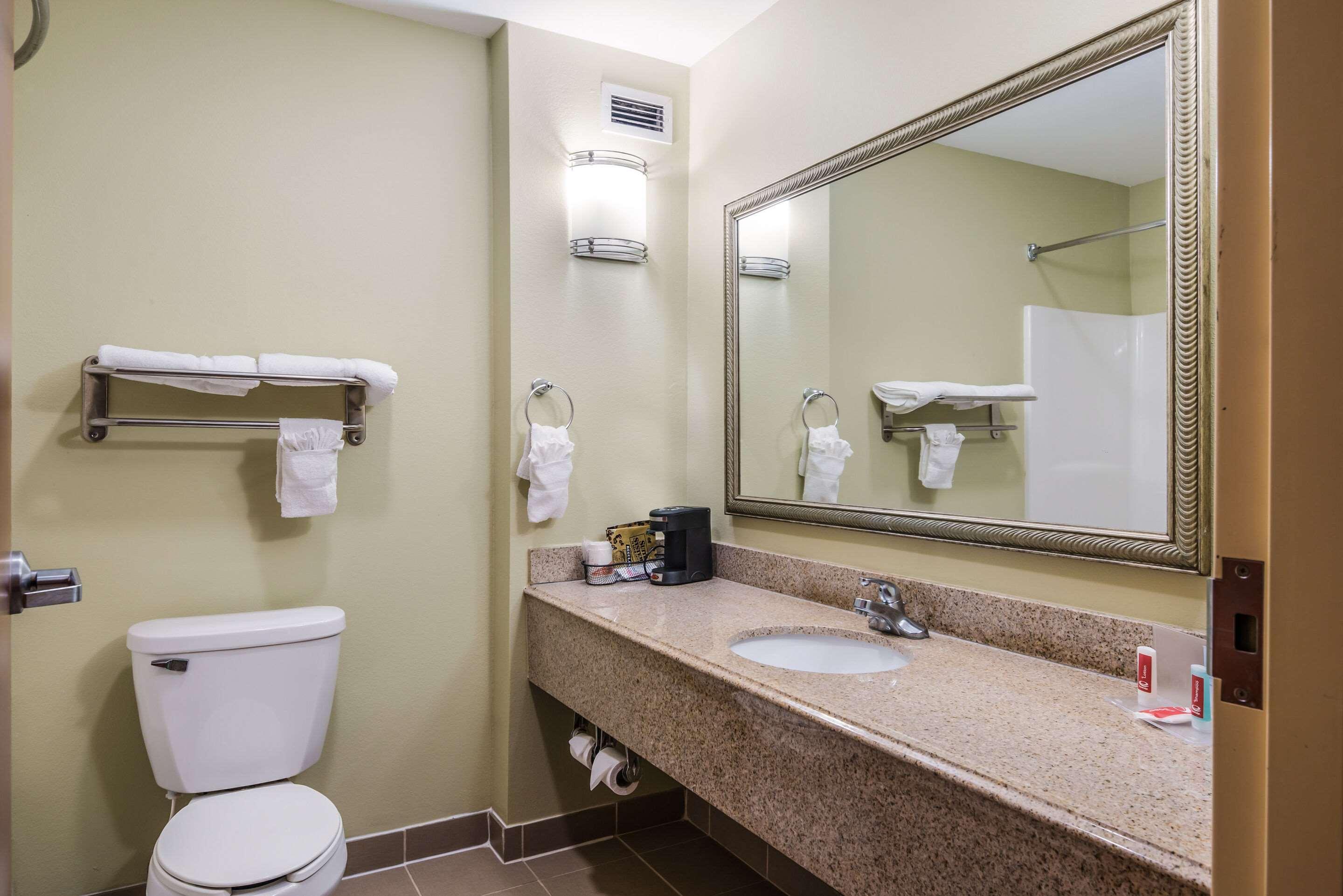 Econo Lodge Inn & Suites Little Rock Sw Екстериор снимка