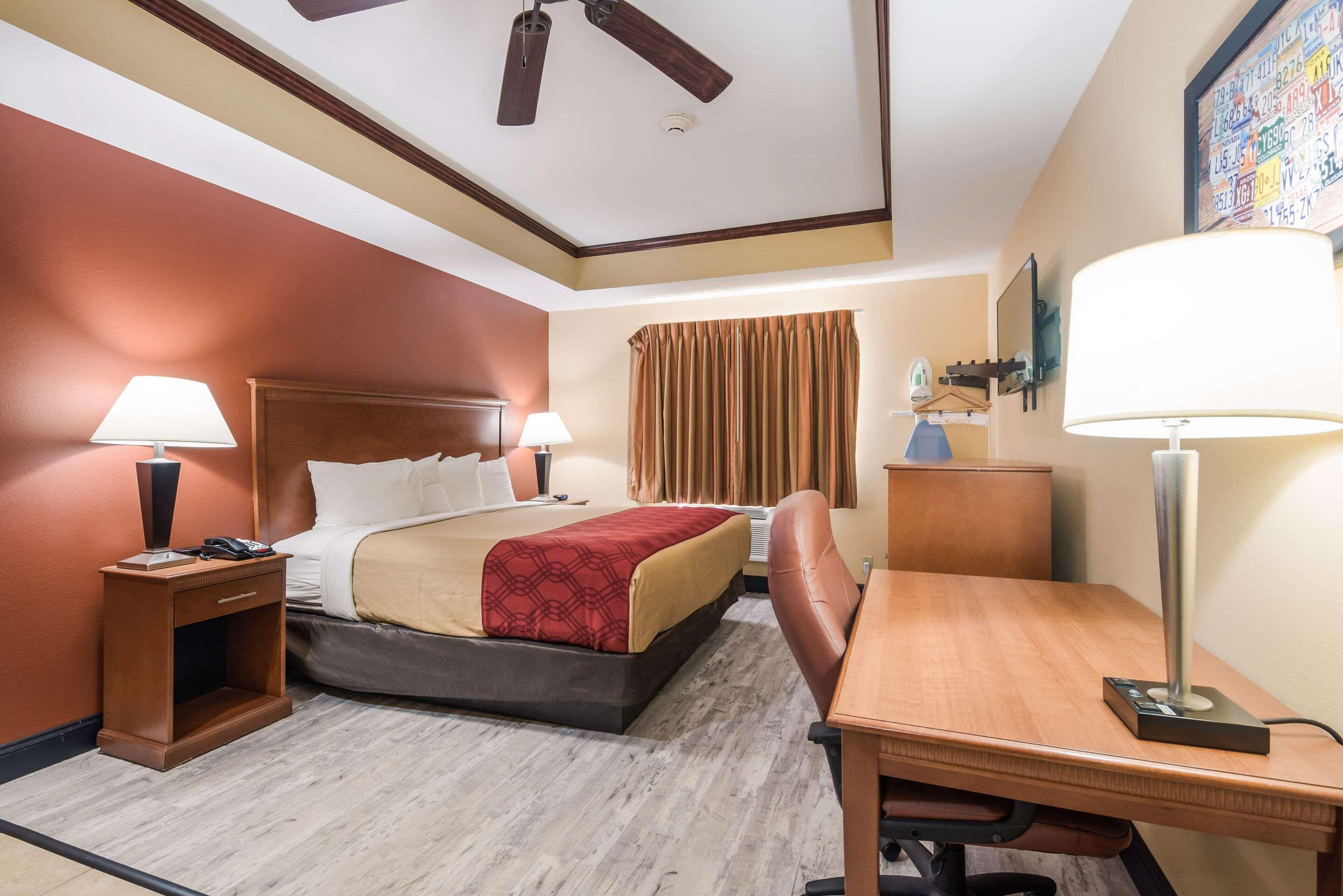 Econo Lodge Inn & Suites Little Rock Sw Екстериор снимка