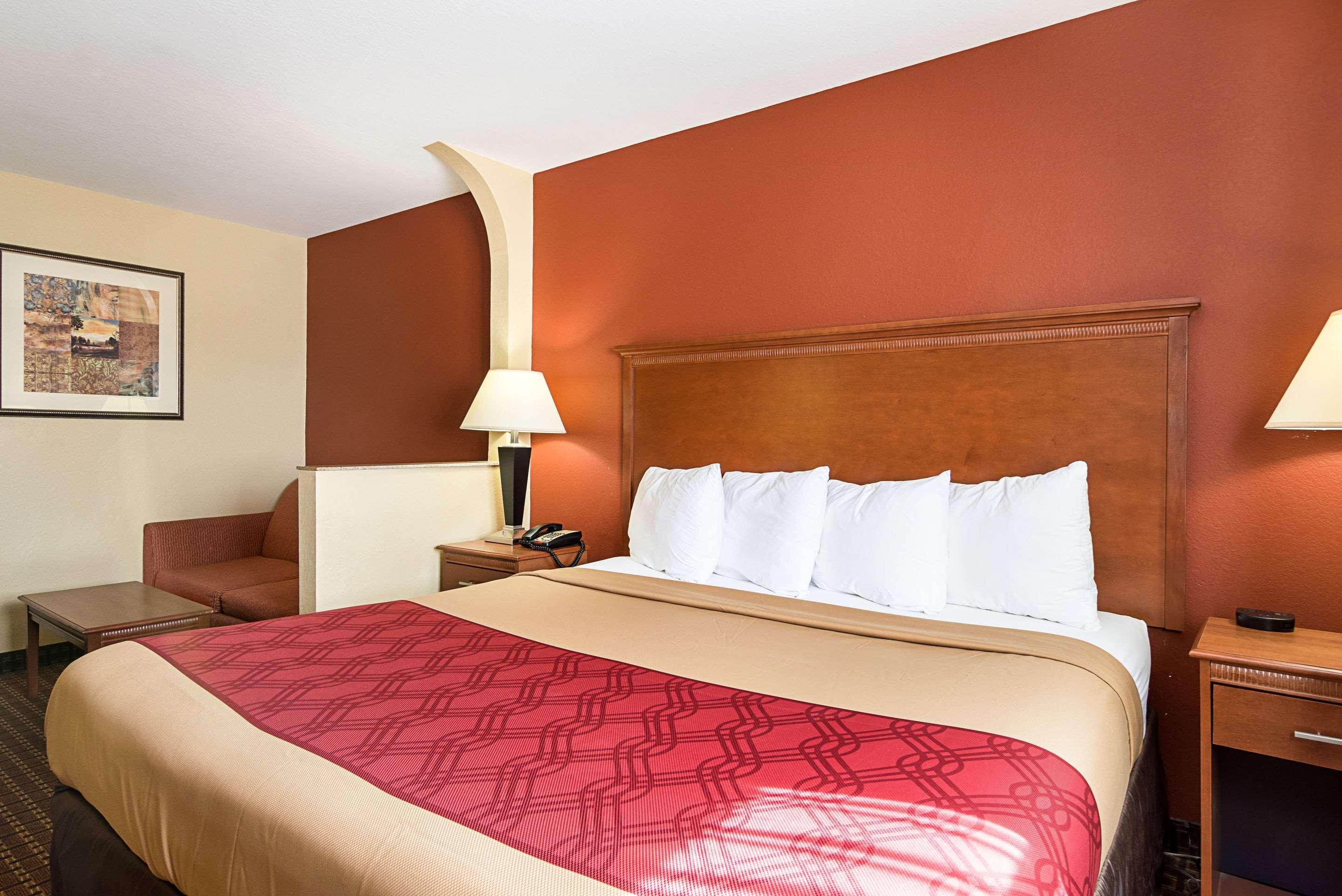 Econo Lodge Inn & Suites Little Rock Sw Екстериор снимка