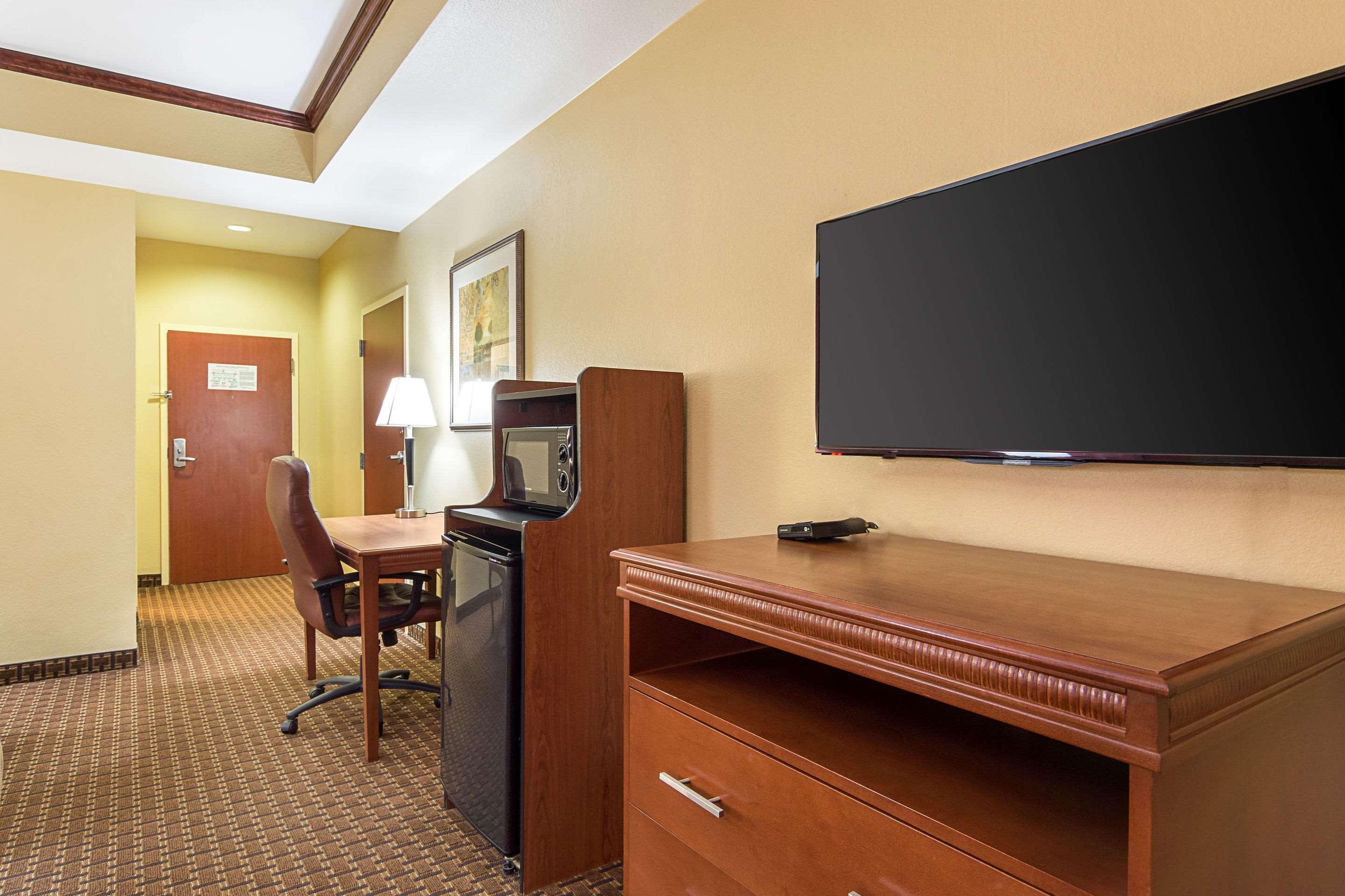 Econo Lodge Inn & Suites Little Rock Sw Екстериор снимка
