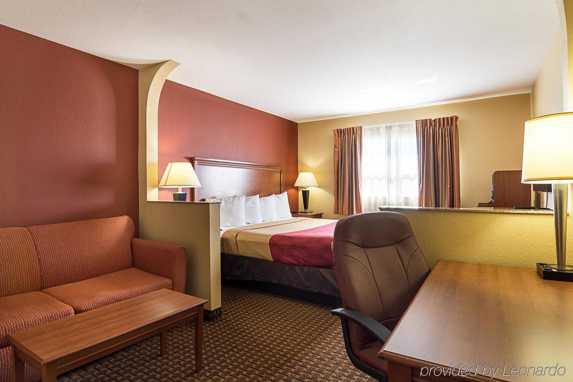 Econo Lodge Inn & Suites Little Rock Sw Екстериор снимка